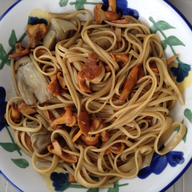 Linguini with Chanterelles &amp; ArtichokesJPG
